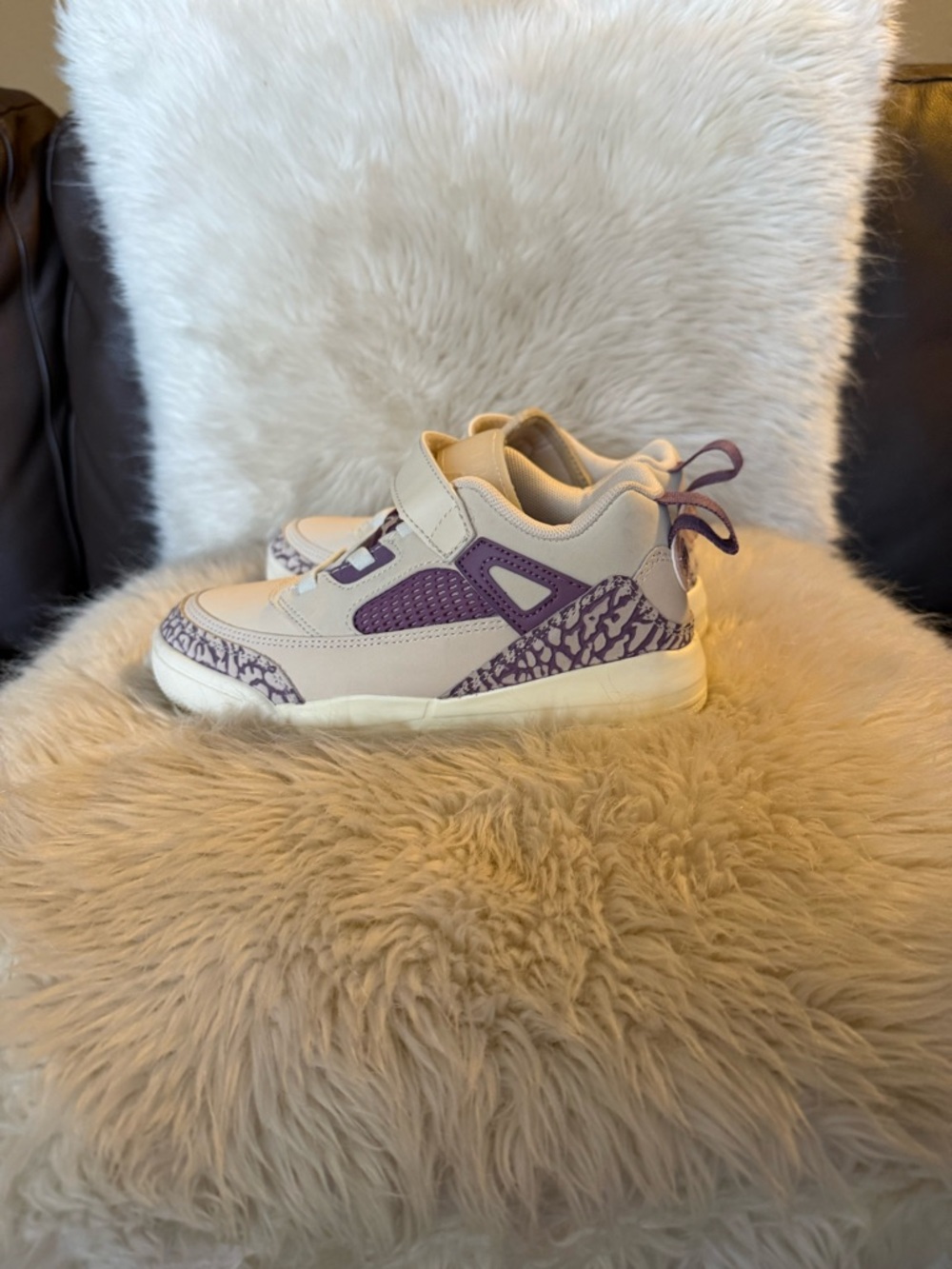 Nike Jordan Spizike US Kids Sneakers Boys Size 13c Cream and Purple